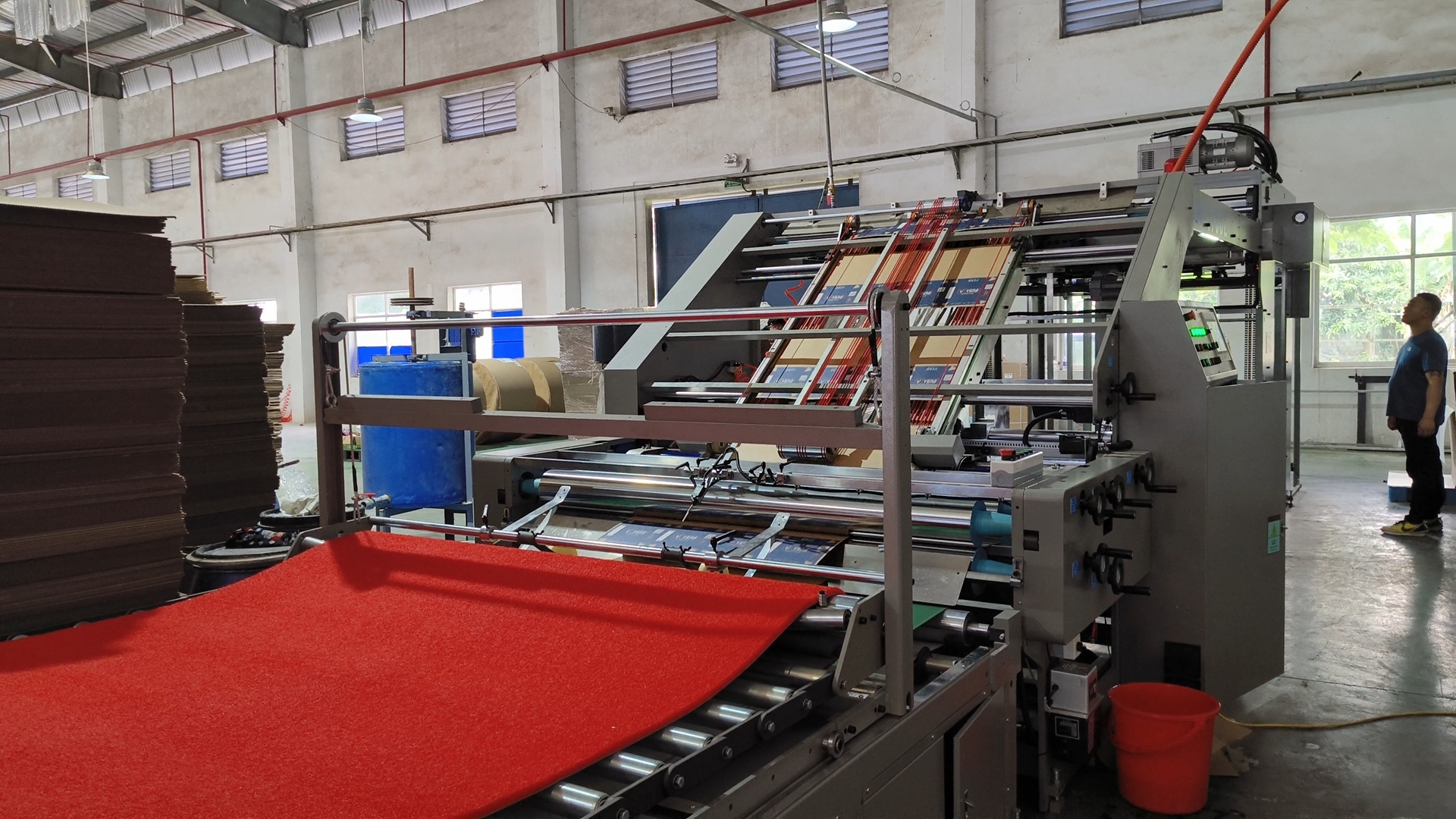 GW-1700L Flute Laminating Machine